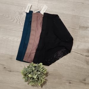 BNWT! 3 Soma VE Stripe Trim Hipsters, Size Large